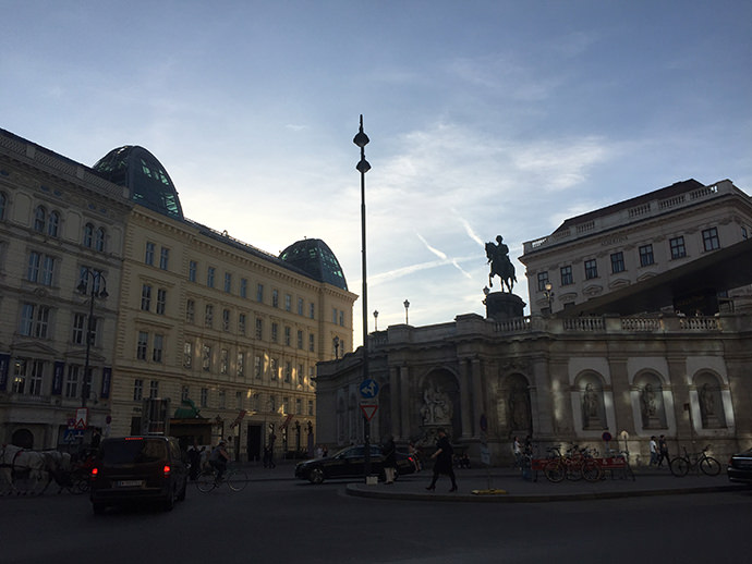 ウィーン国立歌劇場への道のり